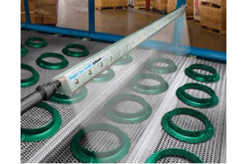 超級風刀為製藥廠解決冷凝水貼標難題Super Air Knife Solves Condensation Labeling Issue for Pharmaceutical Manufacturer